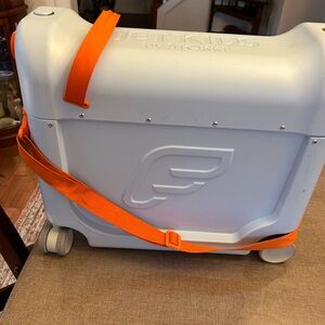 Jet kids suitcase
Ride on suitcase
Kids mattress inside